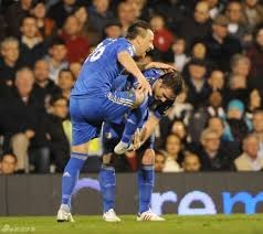 彻底怒了！勇士全队集体抗议裁判，库里遭对手恶劣犯规引发愤怒